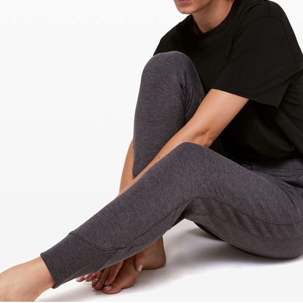 Lululemon Women’s Gray Sweatpant Joggers Zip Pockets Elastic Waist Cozy Lounge